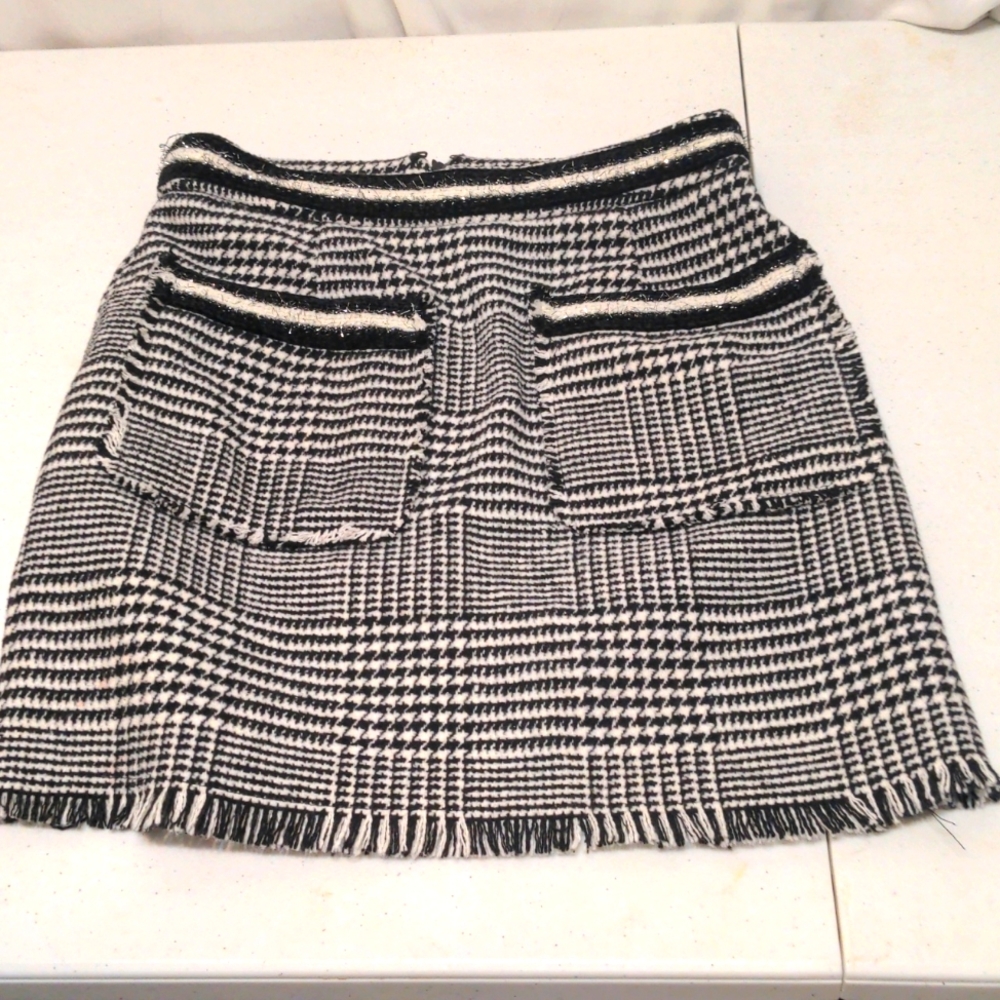 Shein black and white mini skirt size XS